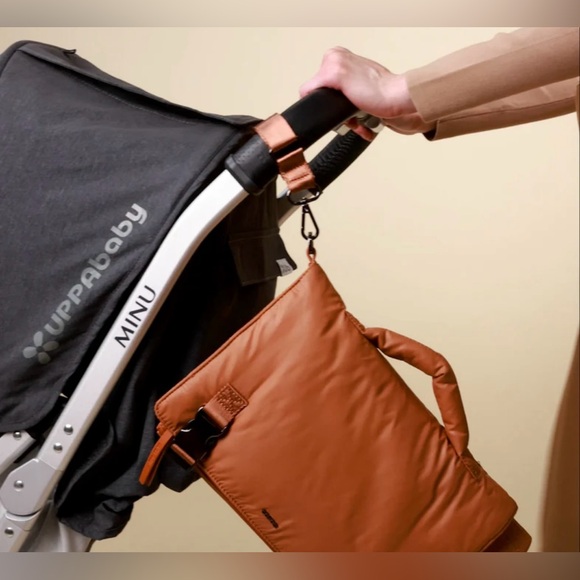 Caraa Luxury Baby Changing Kit Bag Portable Changing Station NWT $170 - Picture 8 of 9